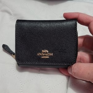 🌺🛍Coach Medium ZIP AROUND Wallet